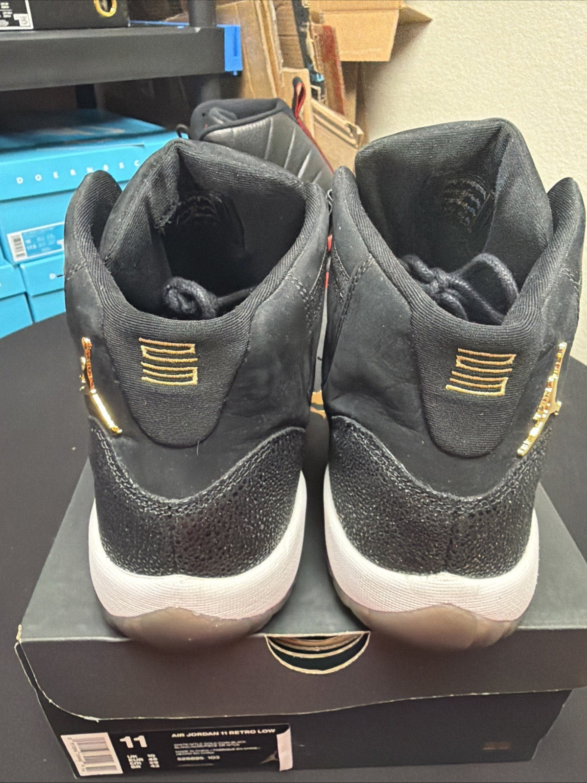 Air Jordan 11 Retro GS Heiress Size 10Y / 11.5 Womens 2017 Black Gold 852625-030