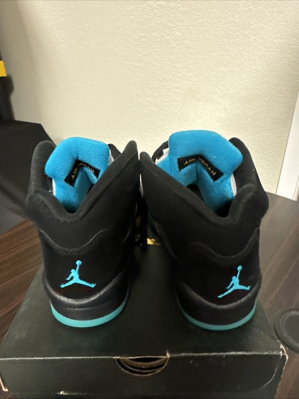 Size 6.5Y Air Jordan 5 Retro GS Aqua  Black/Aquatone/Taxi