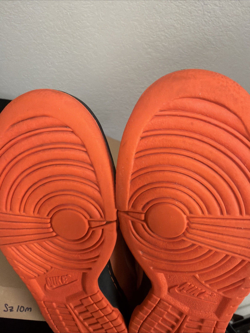 PREOWNED Nike SB Dunk Low Orange Lobster Size 10