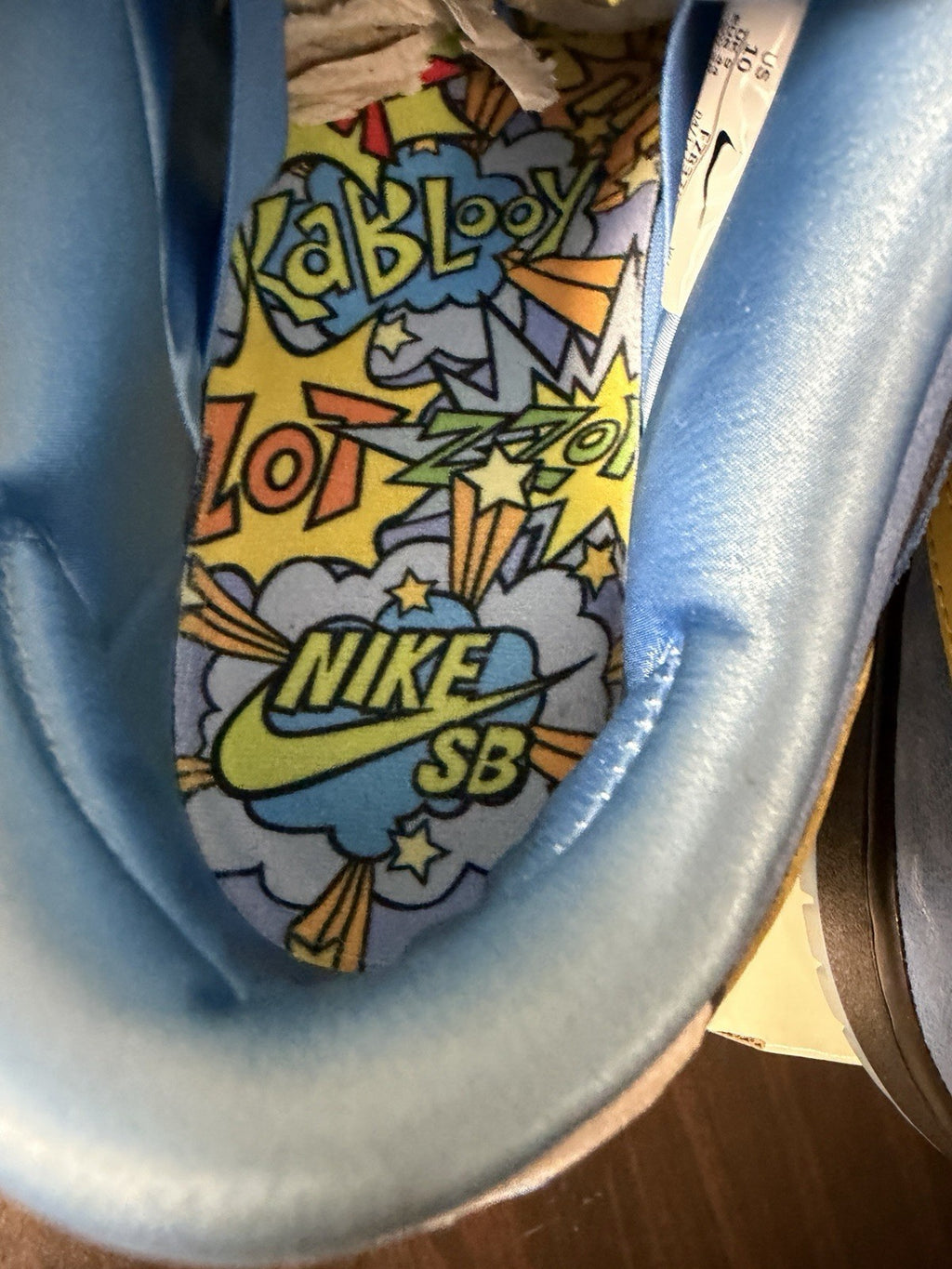 Size 10 - The Powerpuff Girls x Nike Dunk Low Pro SB QS Bubbles Men's Shoes
