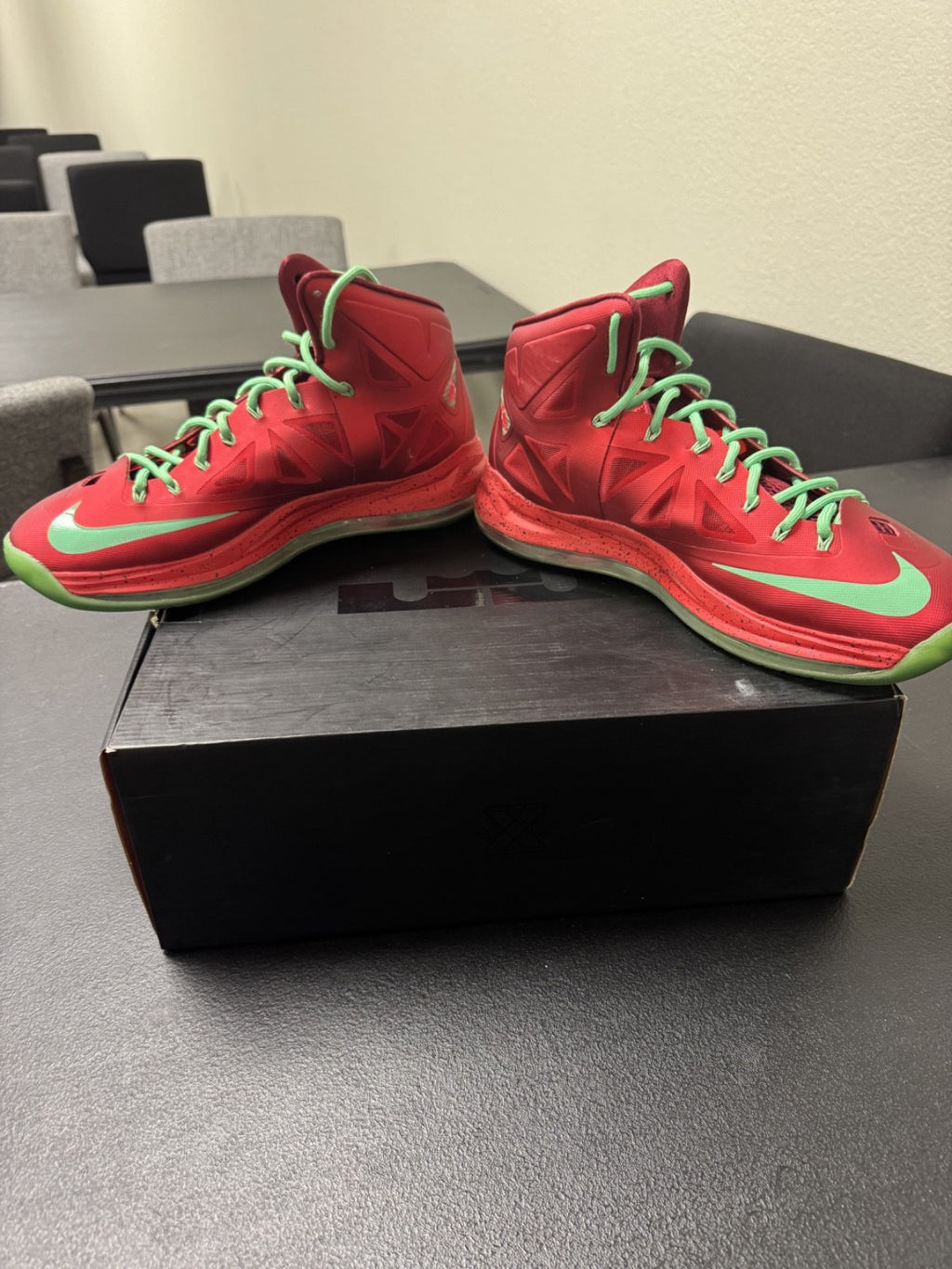 LeBron X - Christmas - size 12 