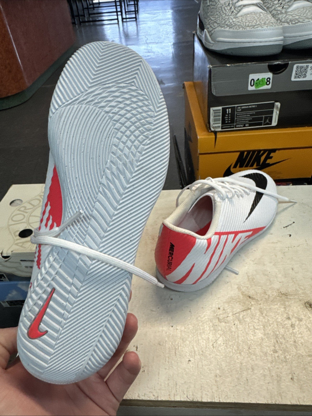 Size 5.5 - Nike Vapor 15 Club IC | Replacement Box