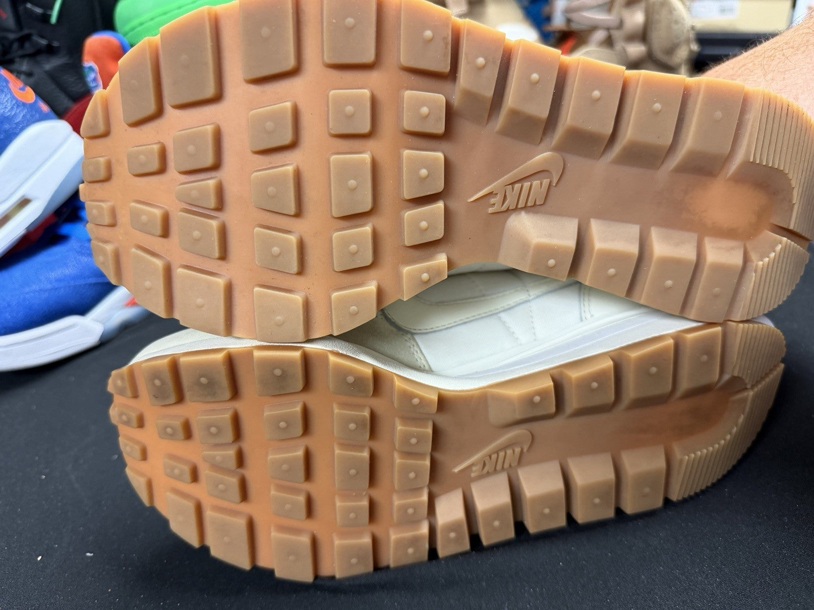 DD1875 100 Nike Vaporwaffle sacai Sail Gum