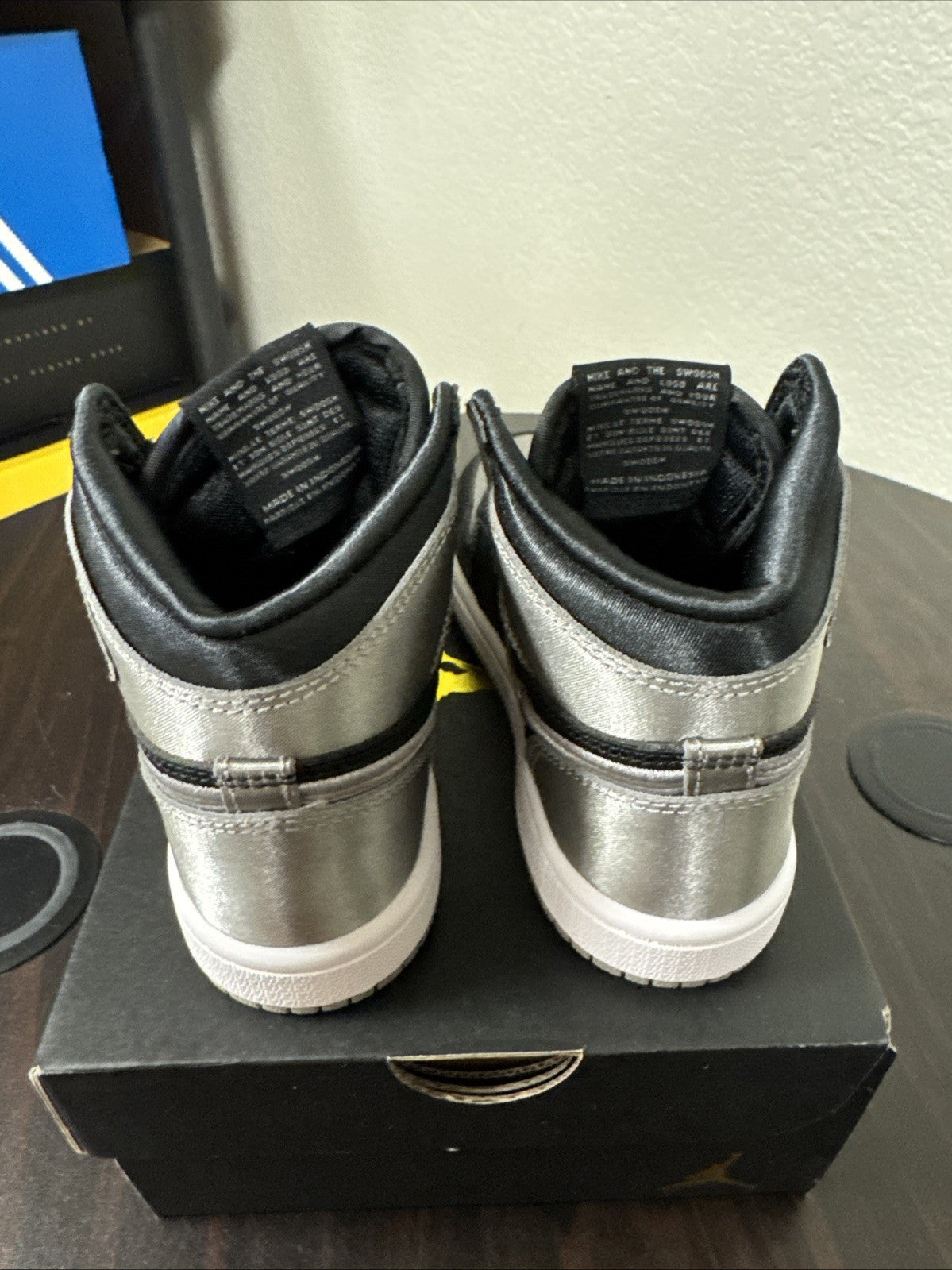 Size 10c - Jordan 1 Retro High OG (PS) Satin Shadow Size 13c Black/Grey