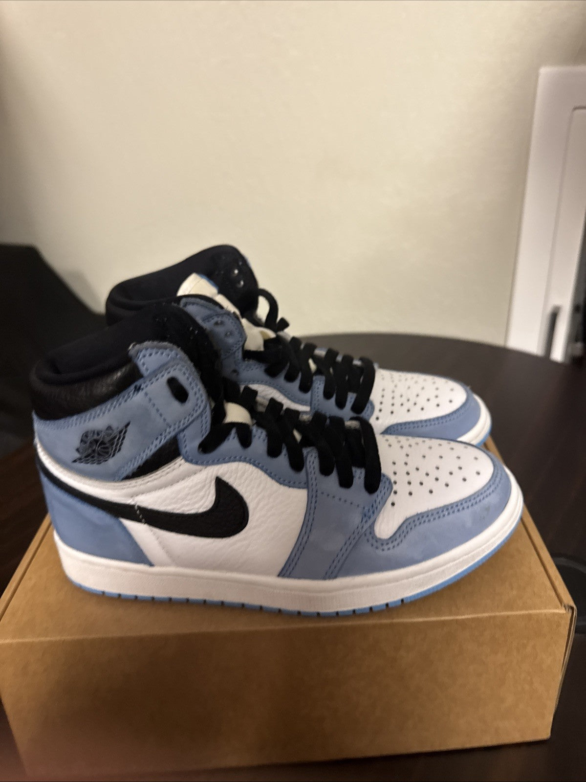 Jordan 1 Retro High White/ University Blue-Black (GS) Size 6.5Y *NO BOX*