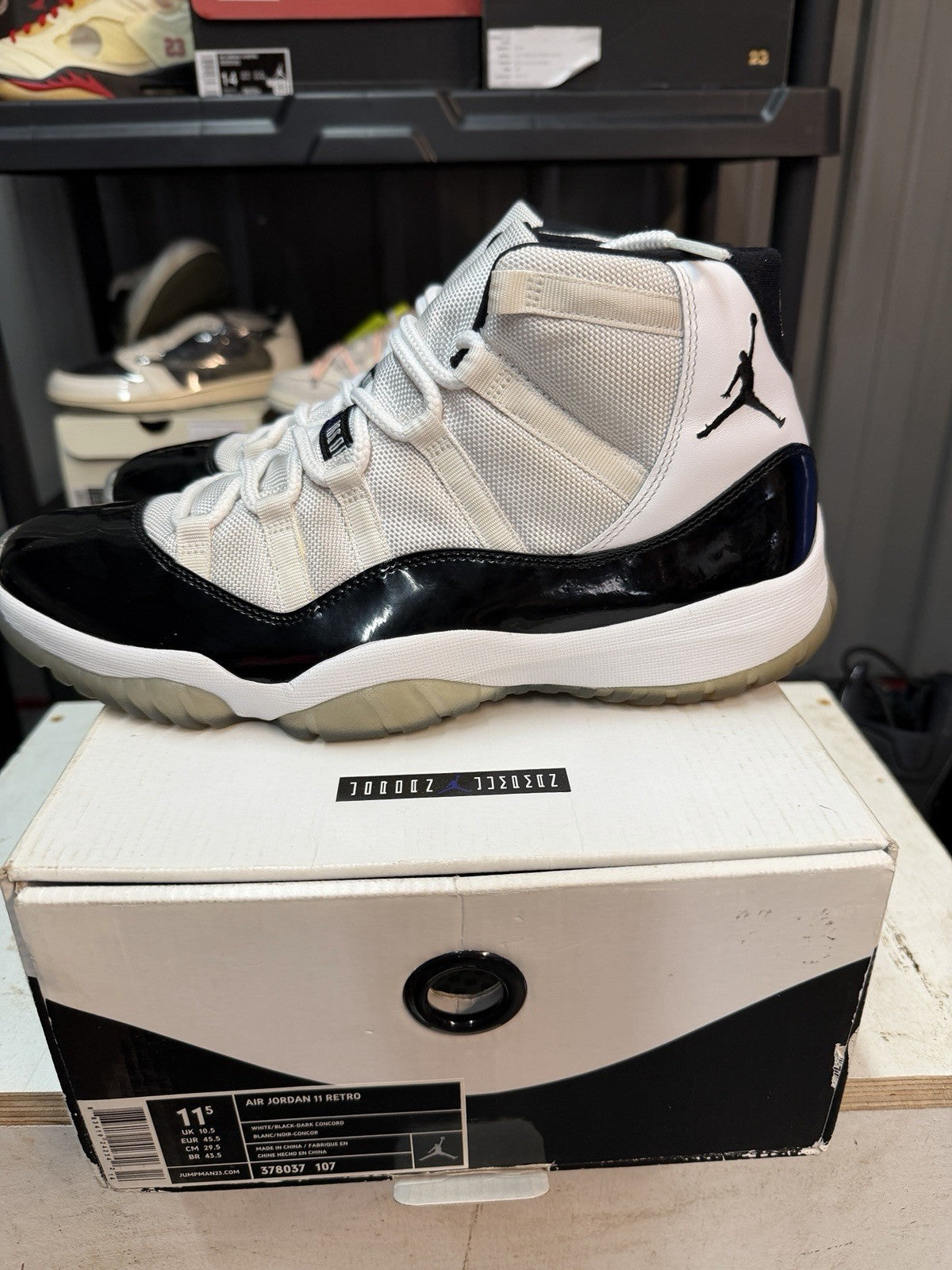 Nike Air Jordan 11 Retro Concord 2011 White Black Size 11.5 Sneakers 378037-107