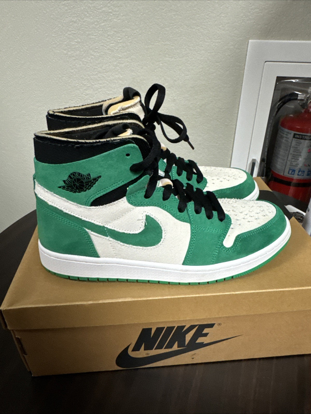 SIZE 10 - AIR JORDAN 1 ZOOM CMFT STADIUM GREEN MEN'S SHOES