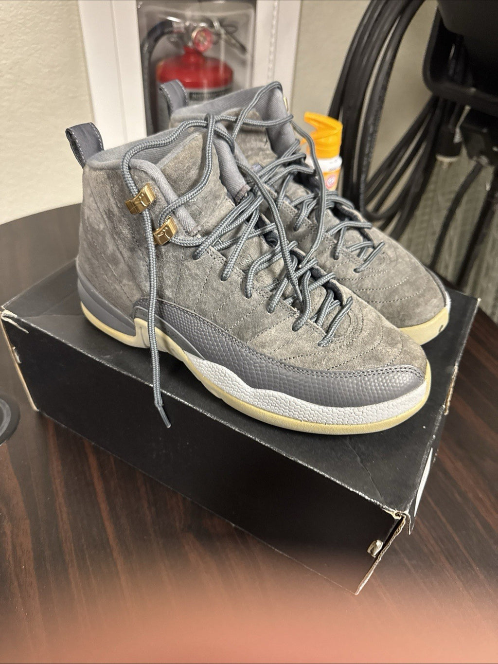 Nike Air Jordan 12 Retro Dark Grey Suede 2017 Size 6y GS