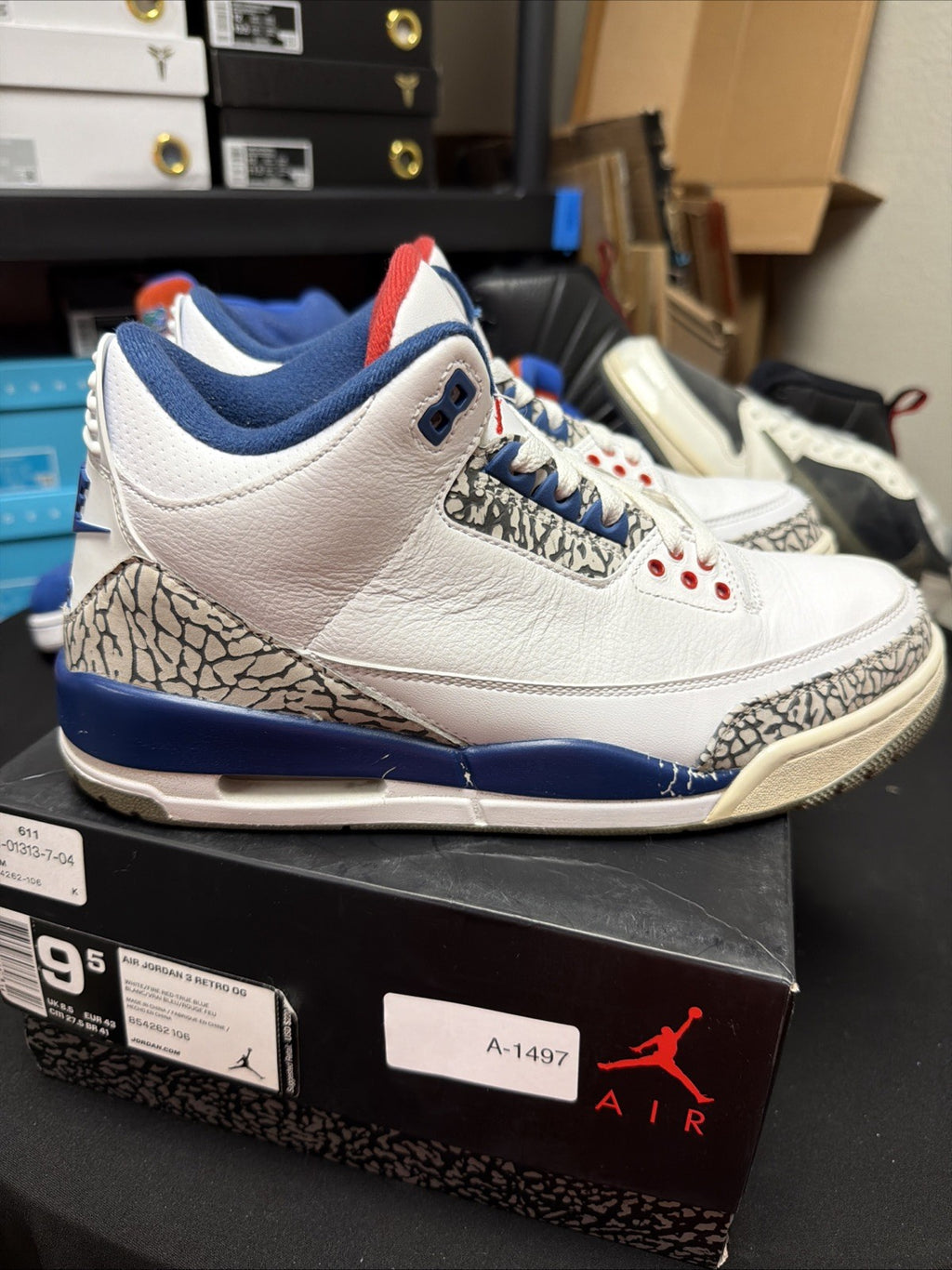 Size 9.5 - Jordan 3 Retro OG Mid True Blue