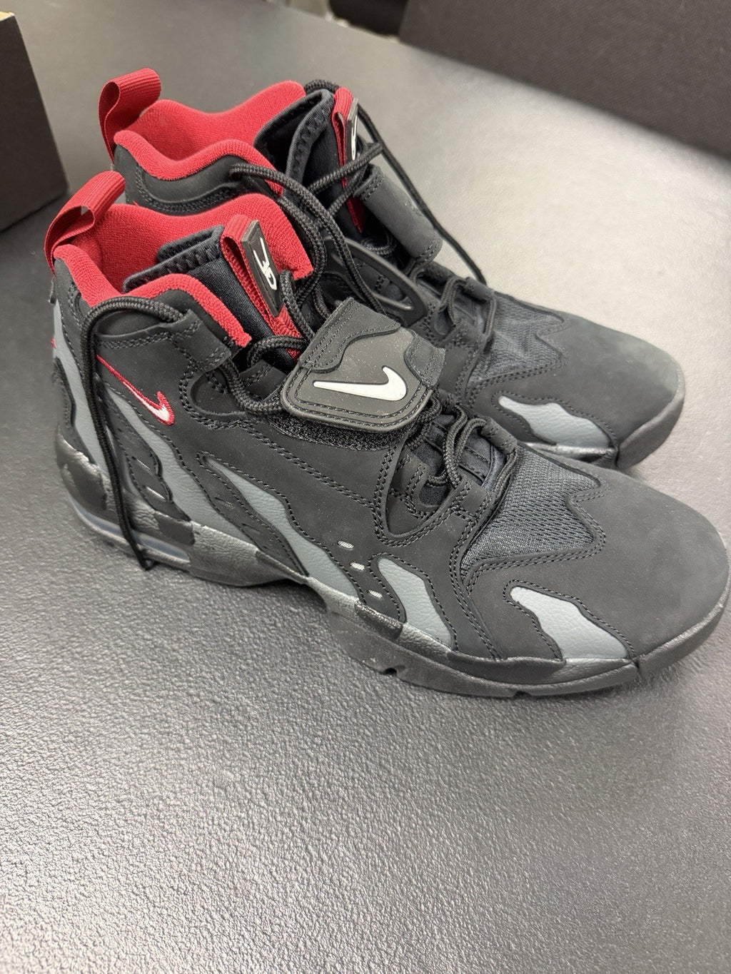 Nike Air DT Max 96 Falcons - Black/White/Anthracite/Red - PRISTINE -