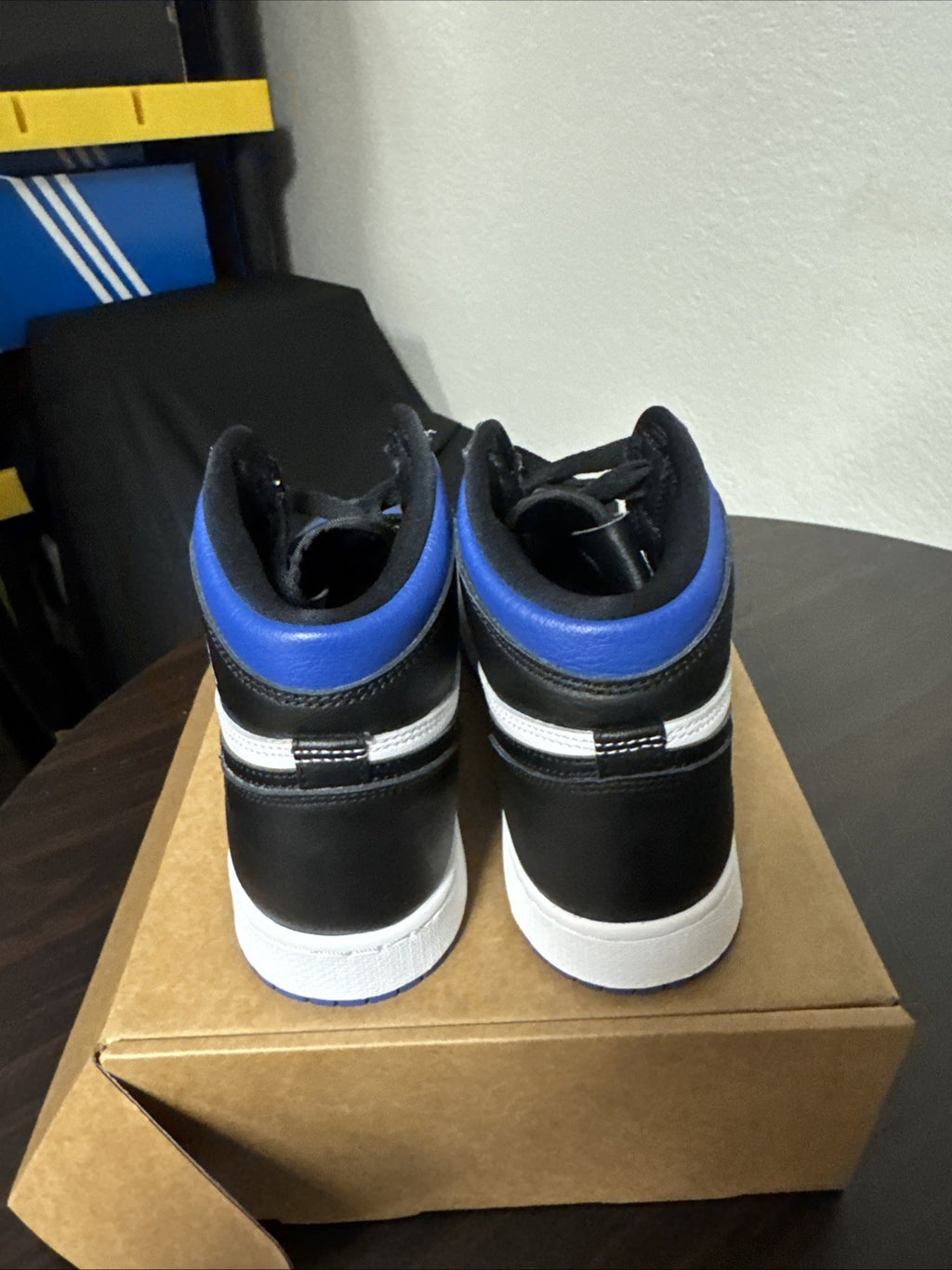 Jordan 1 Retro OG High Royal Size 6.5Y  |   NO BOX - WORN ONCE