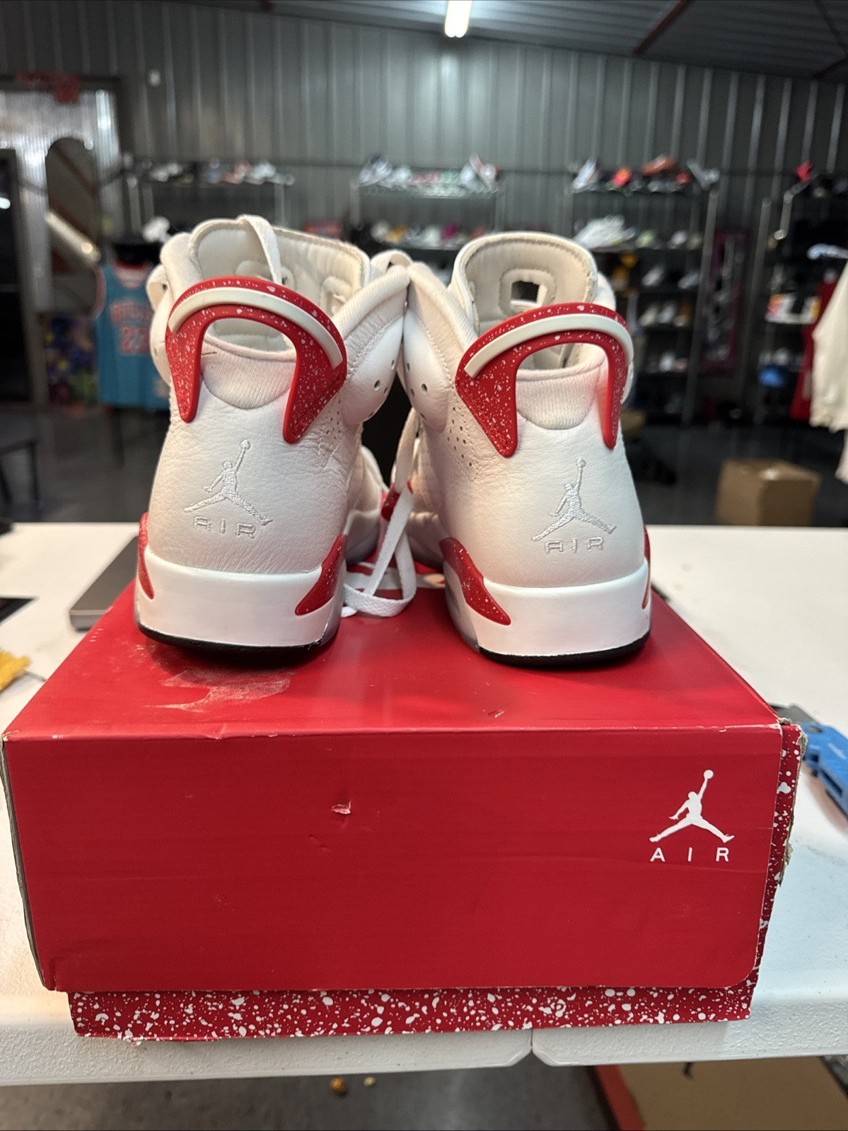 Size 8 - Jordan 6 White and University Red 2022 | Barely Wore