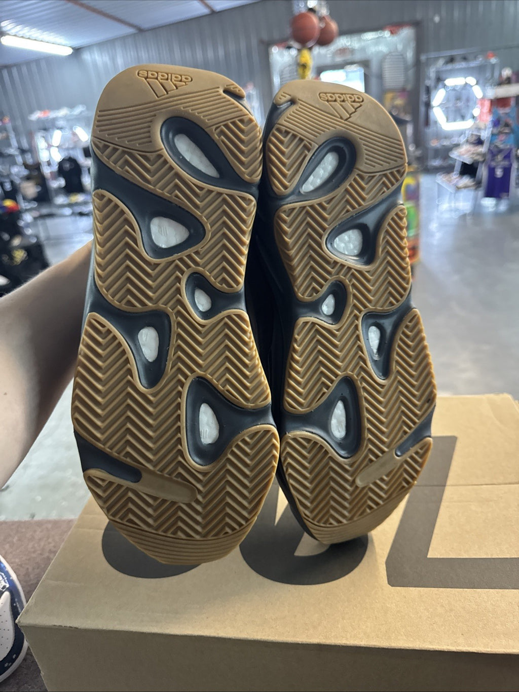 adidas YEEZY Boost 700 V2 Tephra | Wore Once