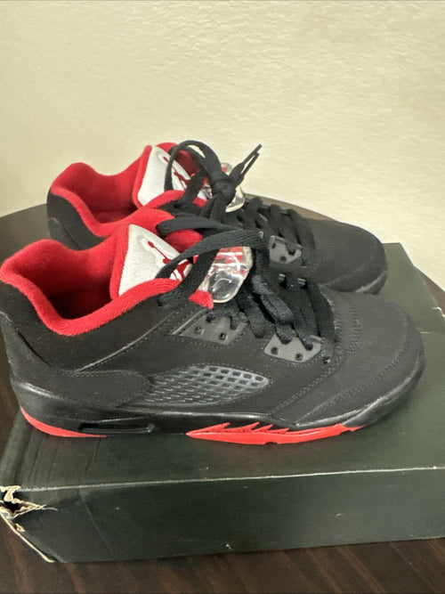 AIR JORDAN 5 RETRO LOW (GS) size 5y  Black Gym Red