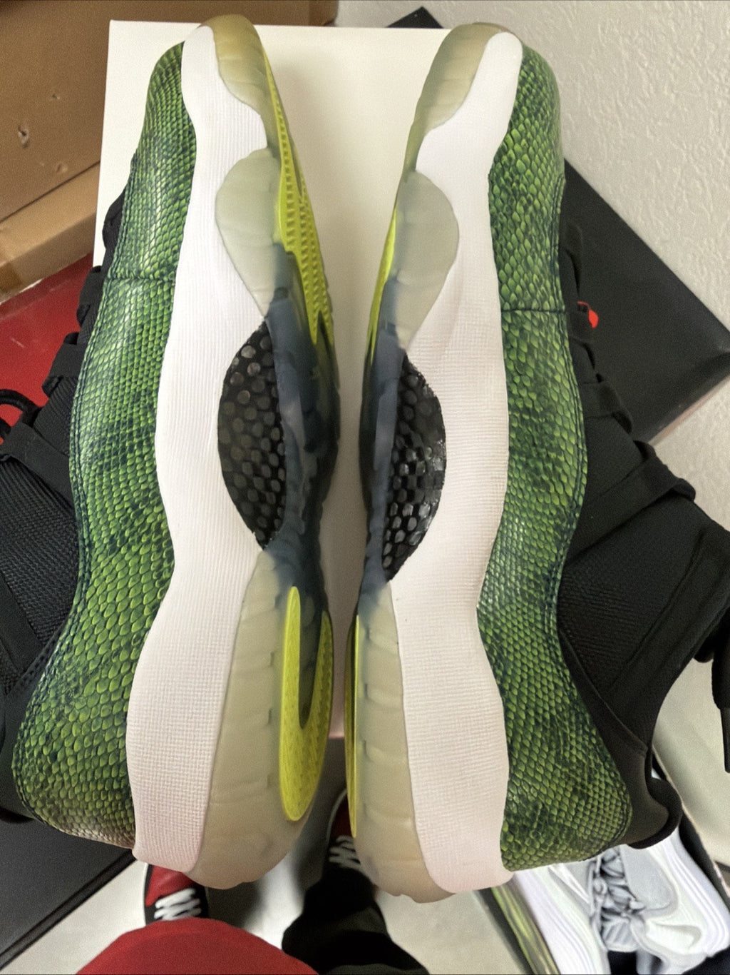 Jordan 11 Low Mens Snakeskin Size 12 Green Black Snakeskin