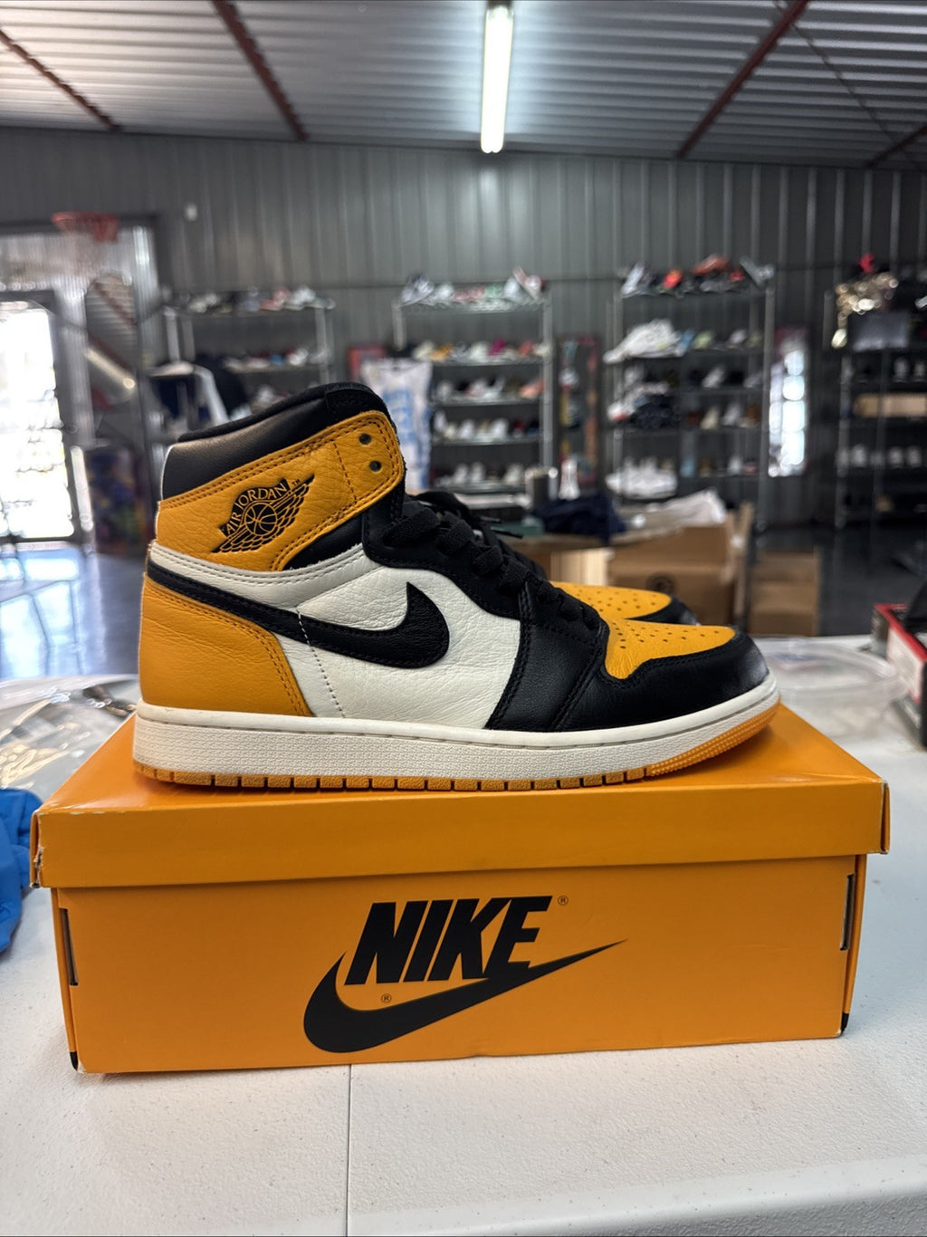 Size 8 - Air Jordan 1 Retro High OG "TAXI" 2022
