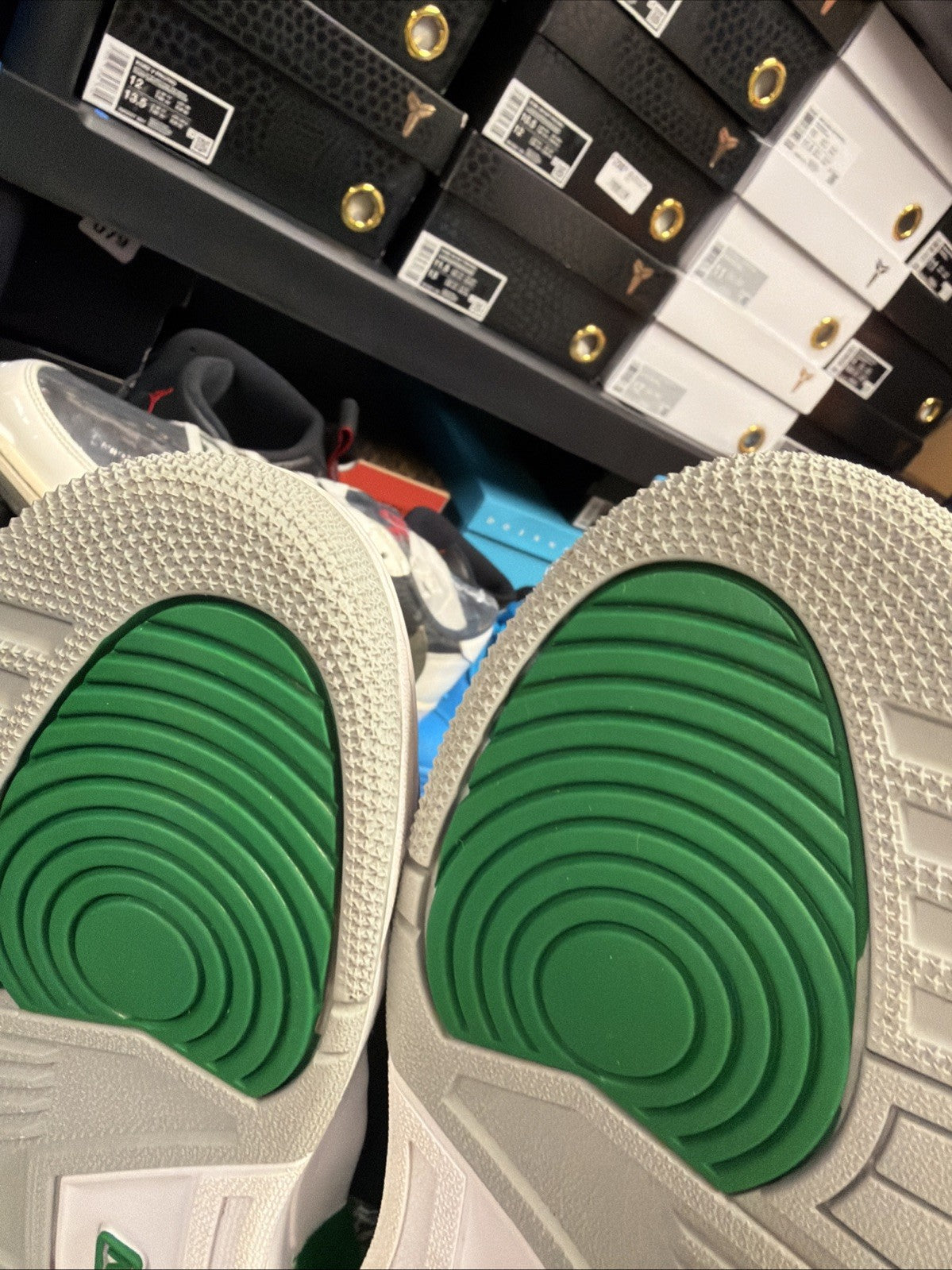 Size 8 - Jordan 3 Retro Mid Pine Green