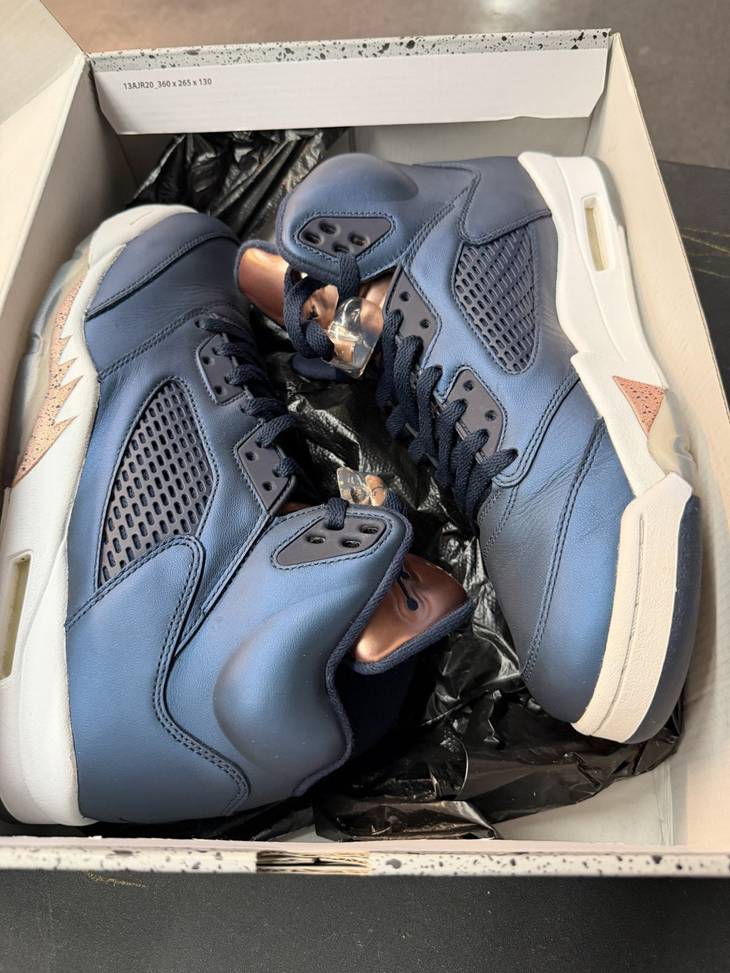 Air Jordan 5 Retro Bronze 136027 416 Obsidian/White/Metallic Bronze Size 10.5