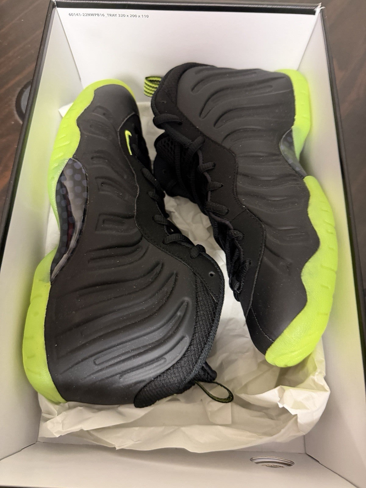 Nike Little Posite One (gs) Black Volt 4.5 Y fits Women’s 7 Foamposite