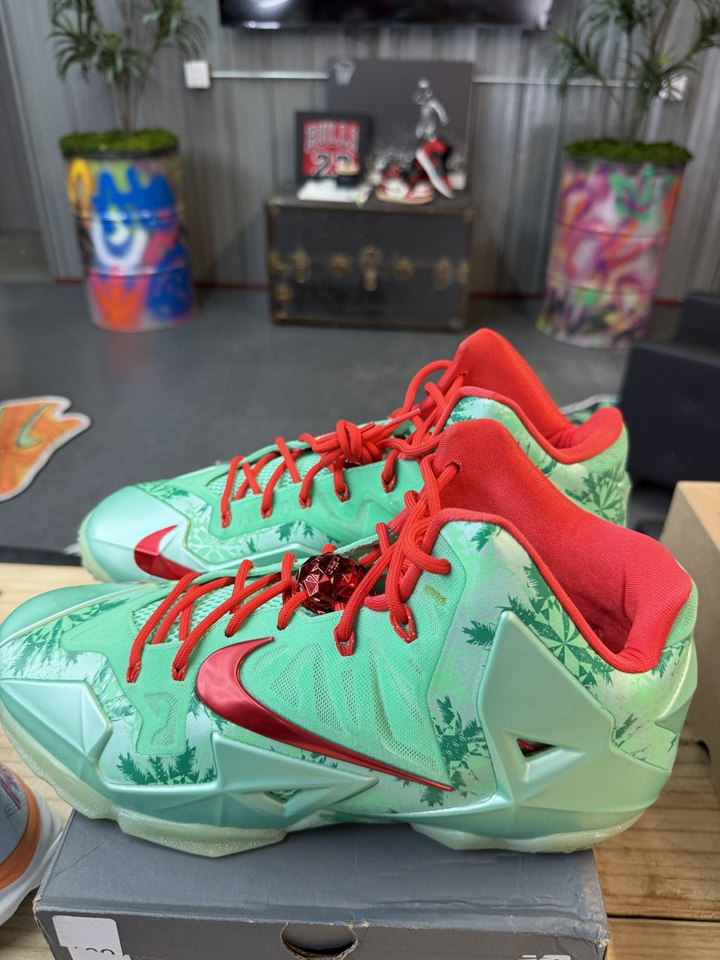Nike LeBron XI 11 Christmas 2013 Crimson Arctic Green Glow Shoes 616175-301 Sz13