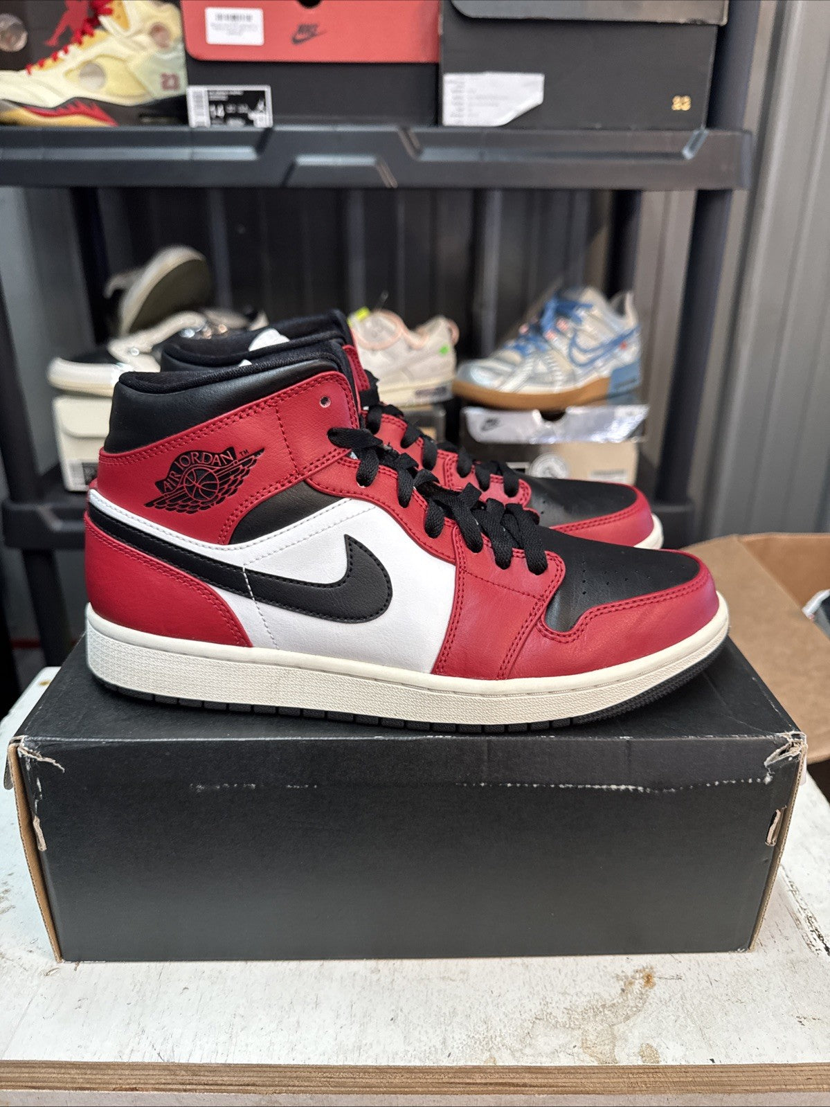 Nike Air Jordan 1 Mid - Red, Black & White Chicago Size 9 MJ