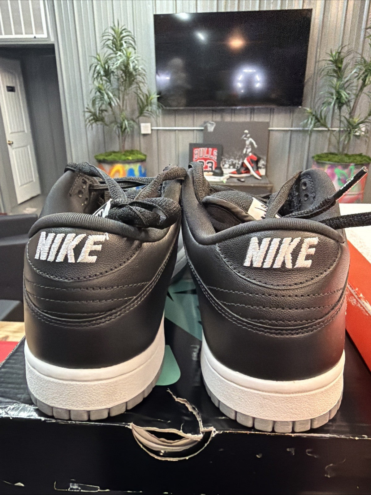 Nike SB Dunk Low Pro Supreme Jewel Swoosh Silver QS Men’s Size 9.5 Sneakers