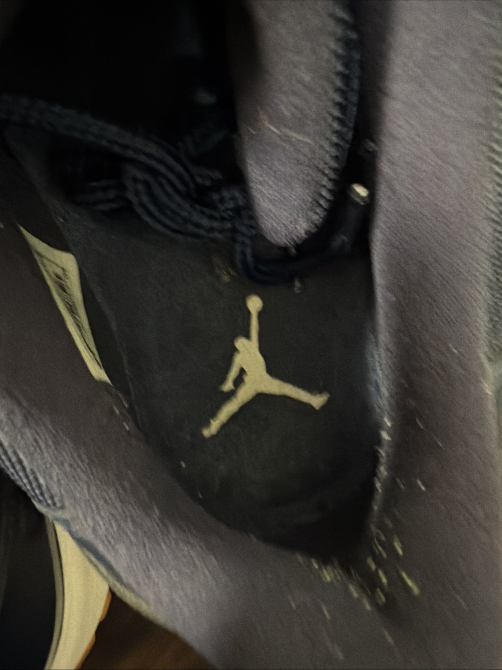 Air Jordan 11 Retro Low Navy Gum Size 10.5 Good Condition