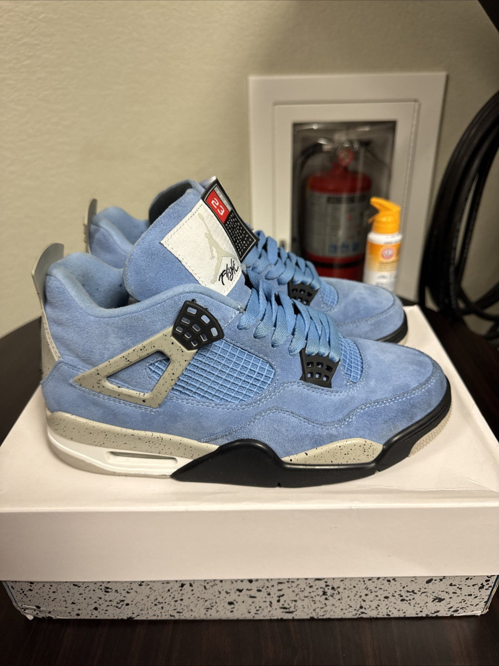 Jordan Air Jordan 4 Retro university blue men’s size 9￼