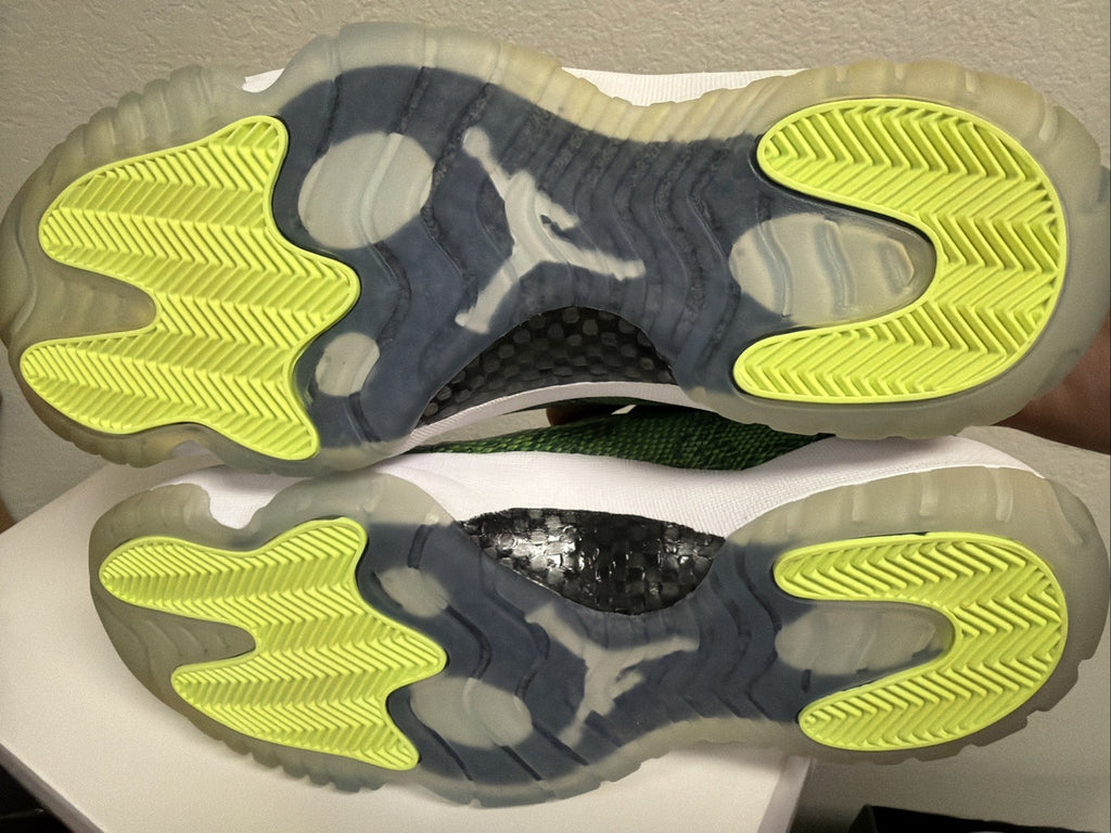 Jordan 11 Low Mens Snakeskin Size 12 Green Black Snakeskin