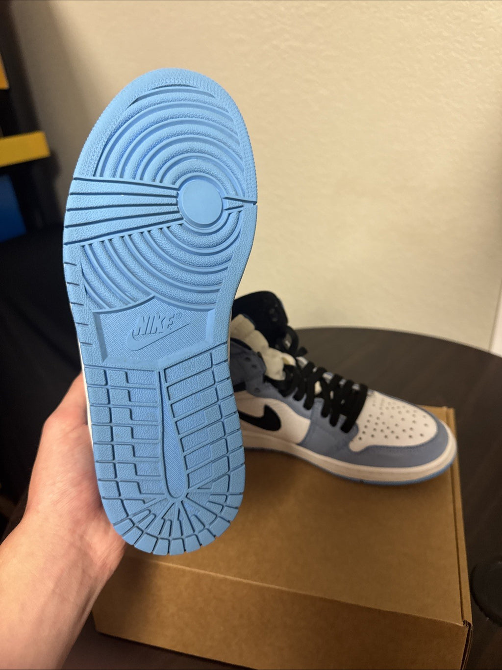 Jordan 1 Retro High White/ University Blue-Black (GS) Size 6.5Y *NO BOX*