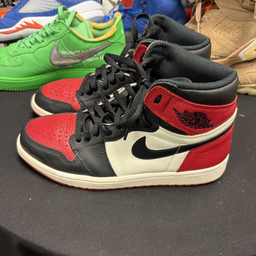 Jordan 1 Bred Toe Retro High OG Size 9.5 Mens Red Sneakers 2018 555088-610 (272