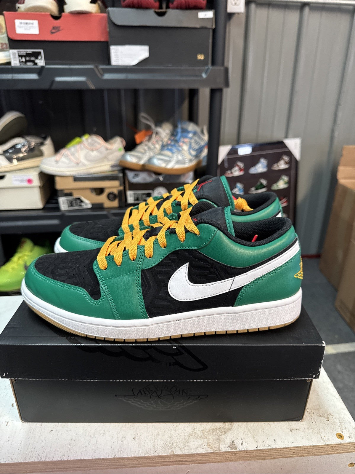 Size 10.5 - Air Jordan 1 Low SE “Holiday Special” Malachite