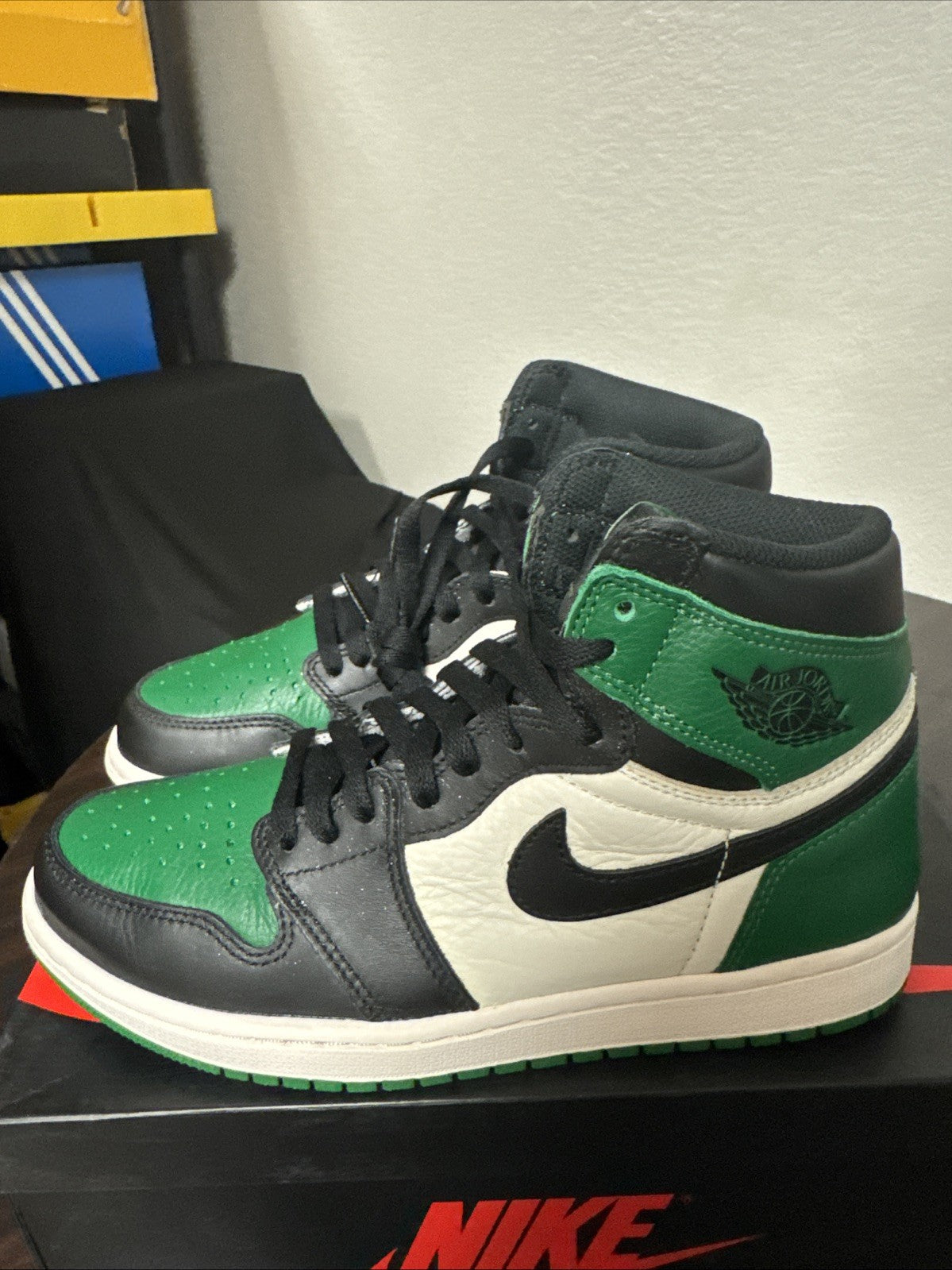 Air Jordan 1 Retro High Pine Green 2018 - Size 8 - (555088-302)