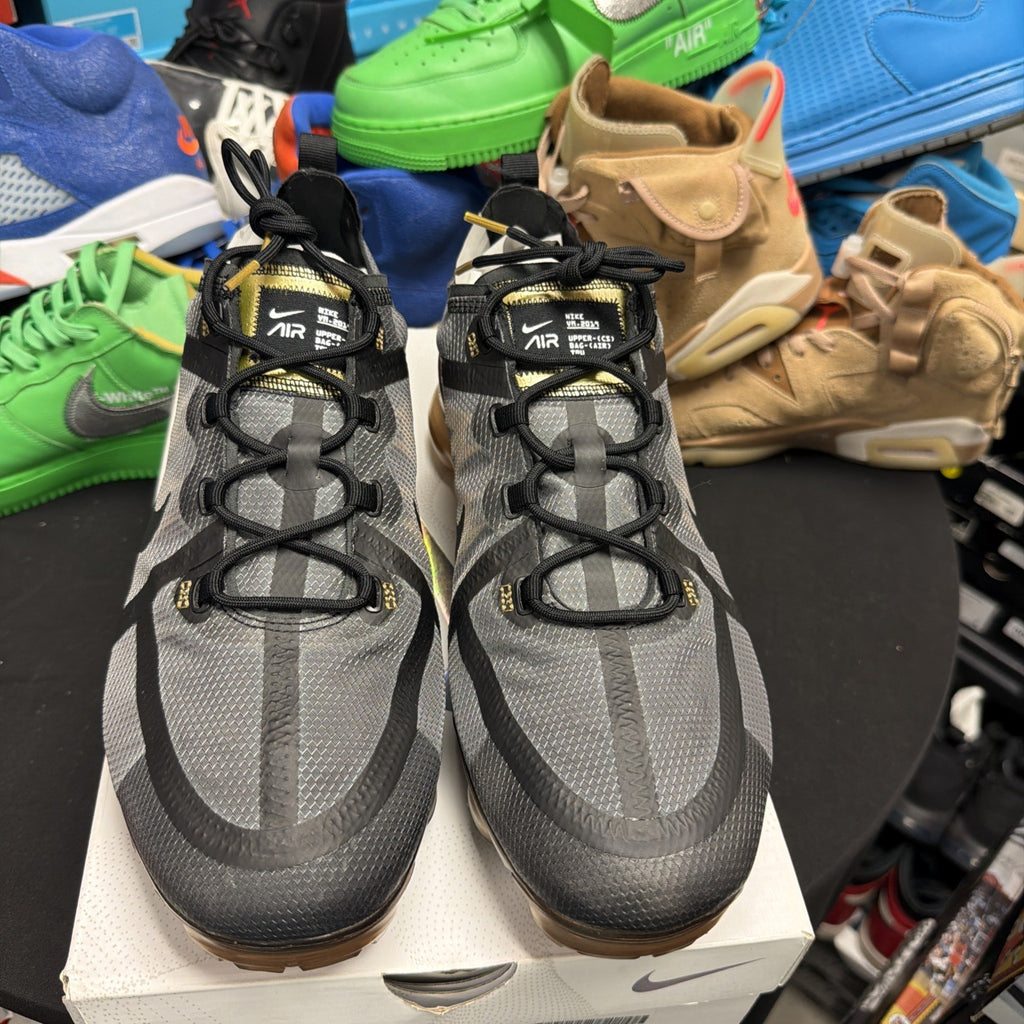 Nike Air VaporMax 2019 Black Metallic Gold  AR6631-002 Size 12 US Shoes (285)