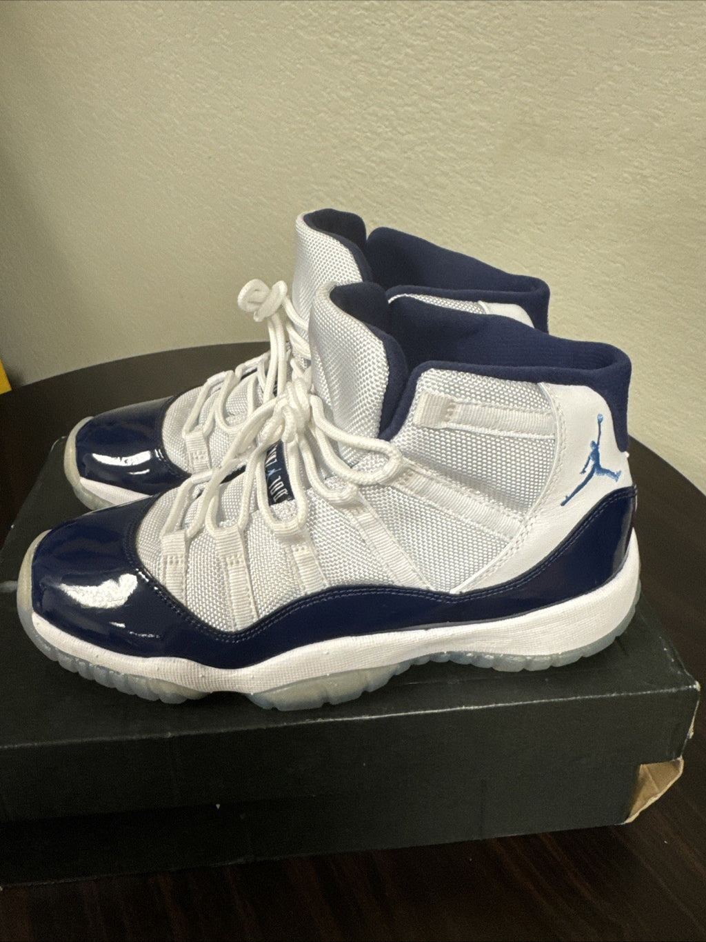 Nike Air Jordan 11 XI Retro Youth Win Like 82 White Blue Size 5Y | Worn Once