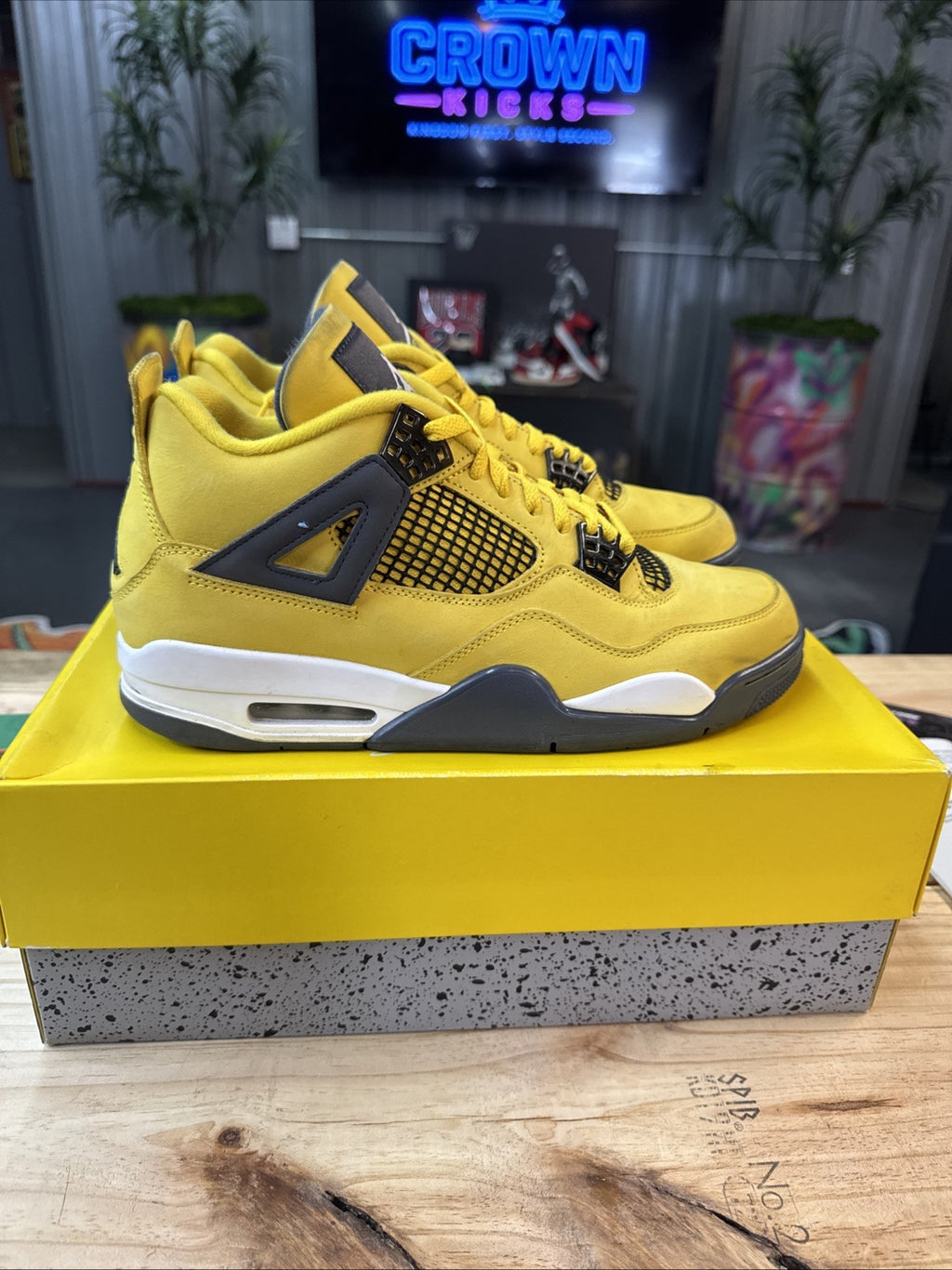 Size 10.5 - Jordan 4 Retro Mid Lightning