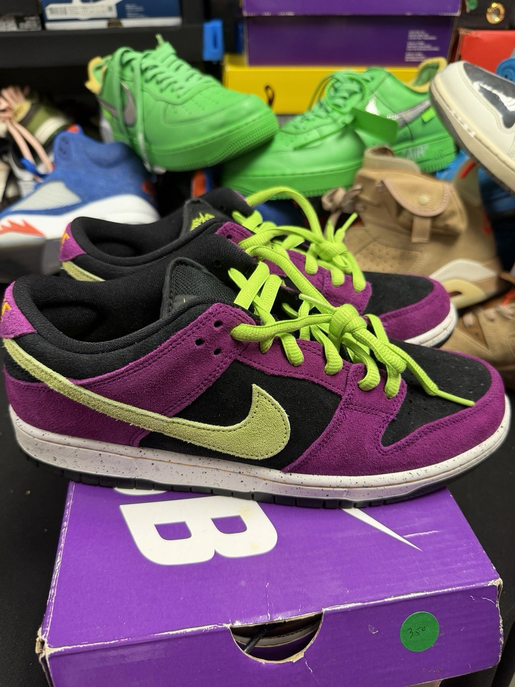 Nike SB Dunk Low Red Plum -Size 9 Mens (350)