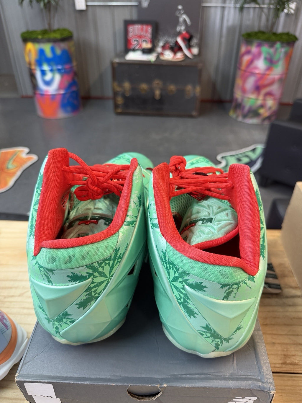 Nike LeBron XI 11 Christmas 2013 Crimson Arctic Green Glow Shoes 616175-301 Sz13