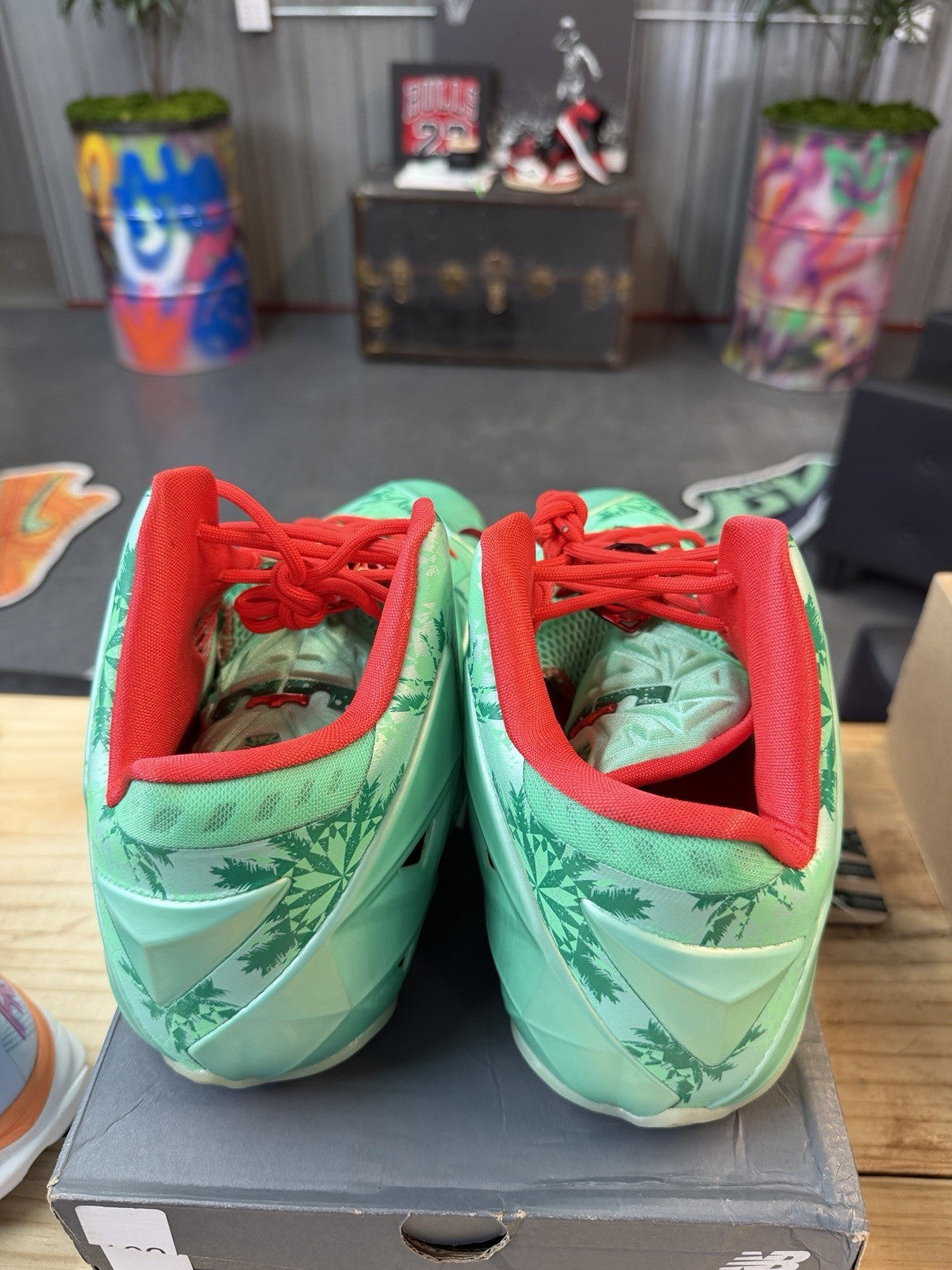 Nike LeBron XI 11 Christmas 2013 Crimson Arctic Green Glow Shoes 616175-301 Sz13