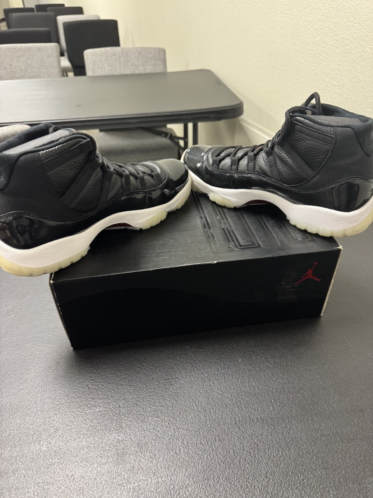 Men’s Jordan 11 Retro 72-10 (size 12)