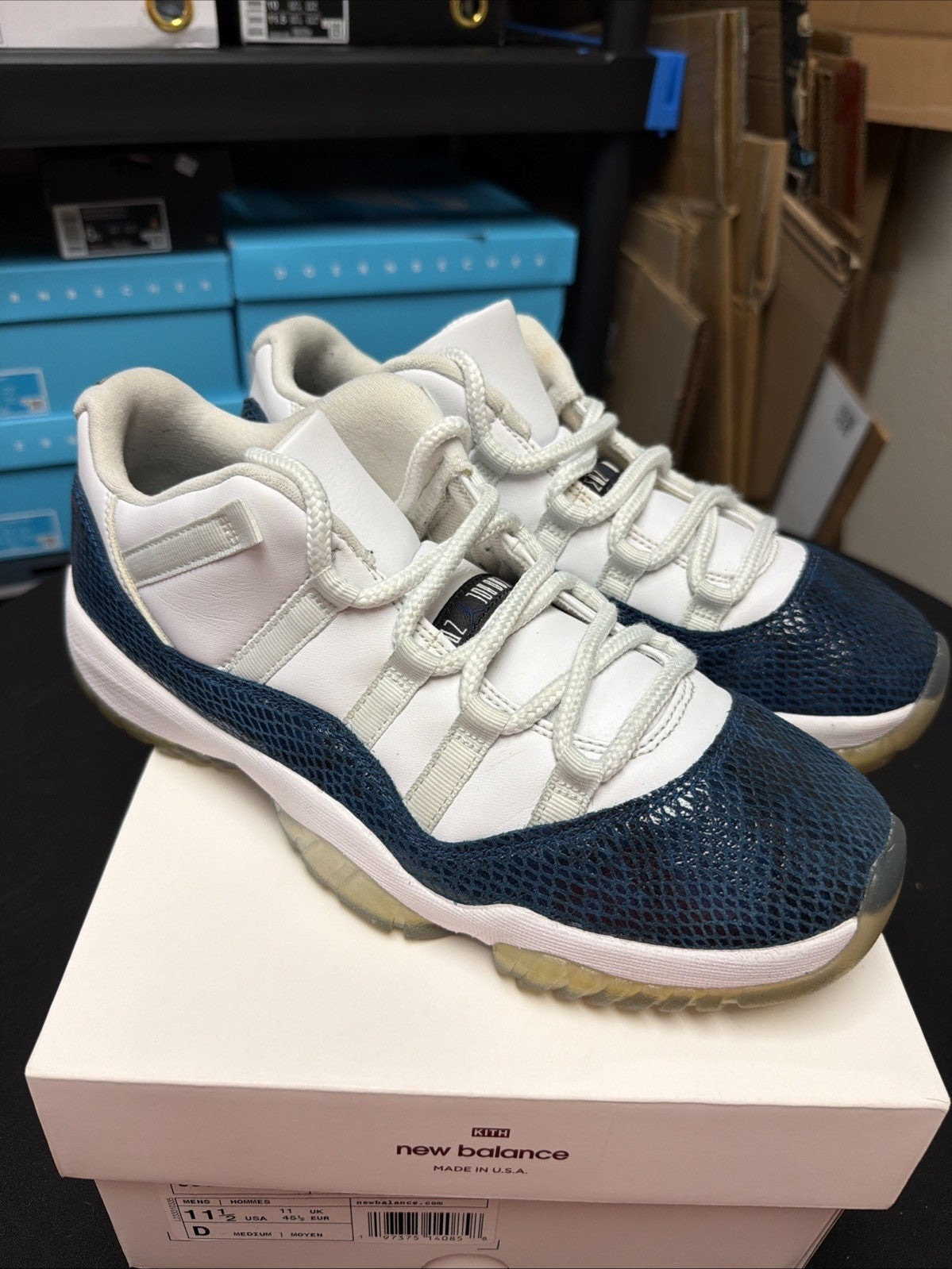 Jordan Air Jordan 11 Retro Low LE Snakeskin White Black Navy CD6846-102 2019