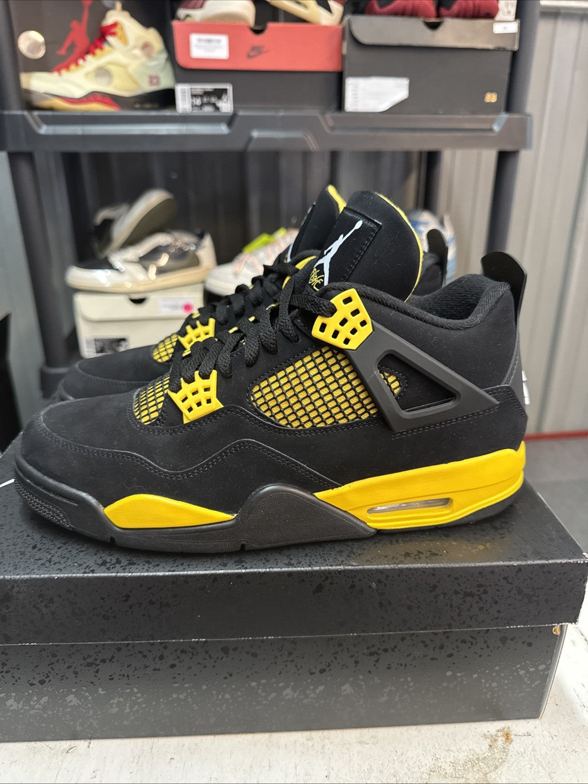 Size 11 - Air Jordan 4 Retro Thunder 2023 | Barely Worn