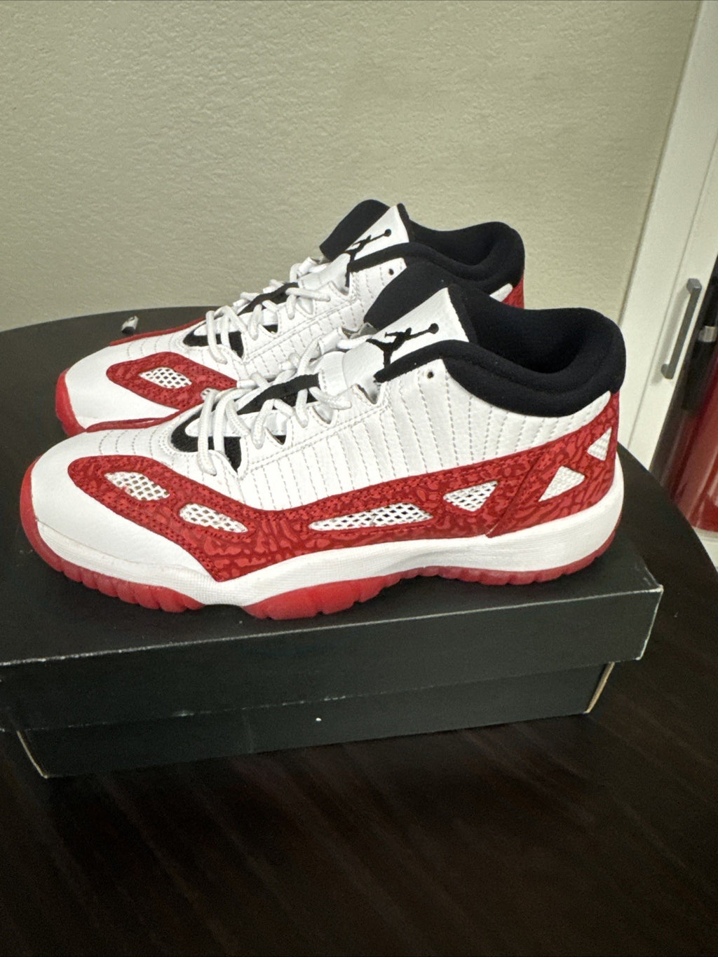 Size 5Y - Air Jordan 11 Retro Low Boys White/gym Red Boys / Girls