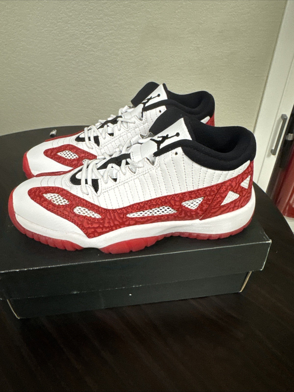 Size 5Y - Air Jordan 11 Retro Low Boys White/gym Red Boys / Girls