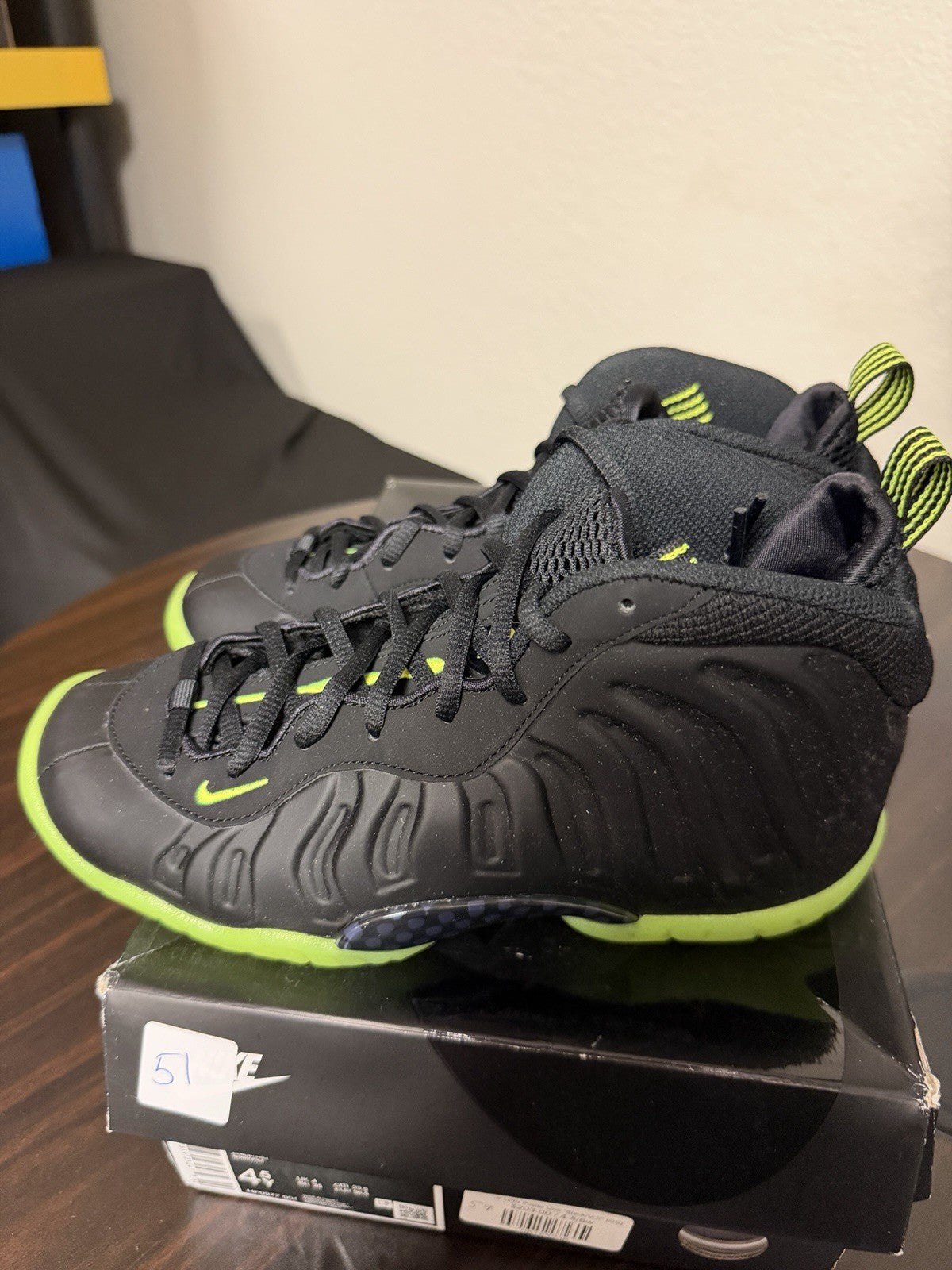 Nike Little Posite One (gs) Black Volt 4.5 Y fits Women’s 7 Foamposite