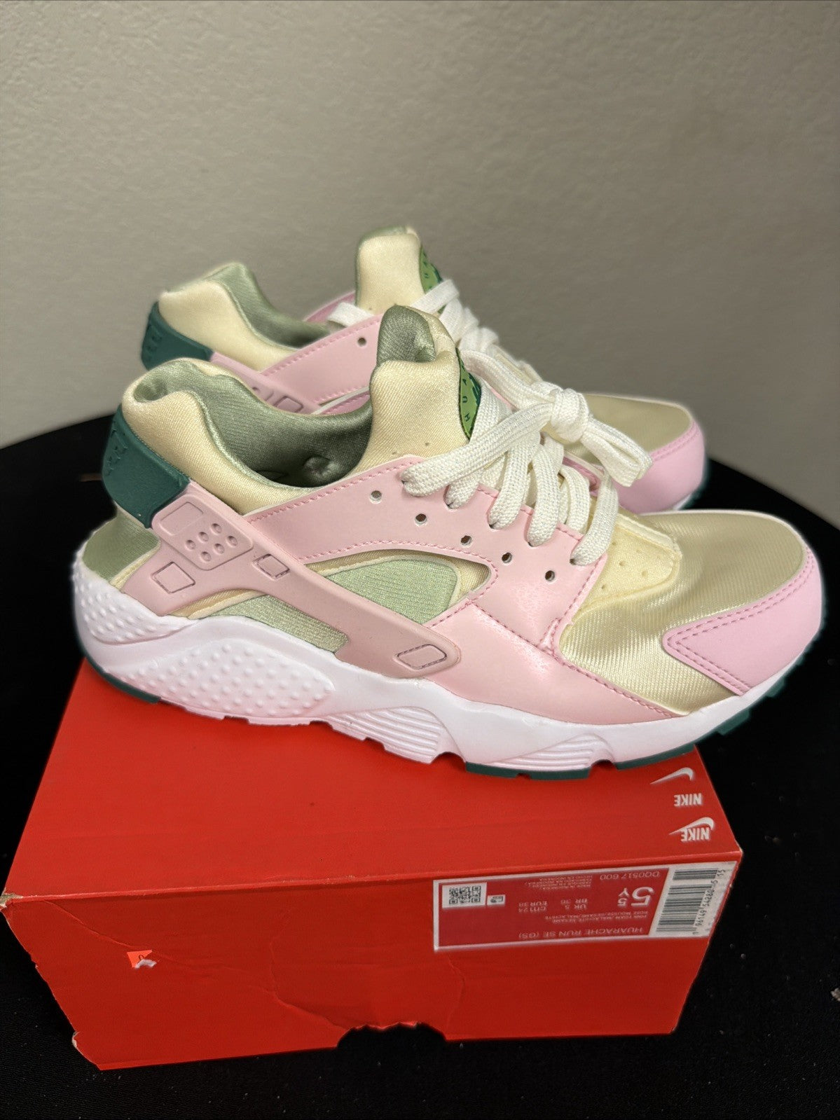 New Nike Huarache Run Sneakers Strawberry Shortcake Running Lightweight Casual