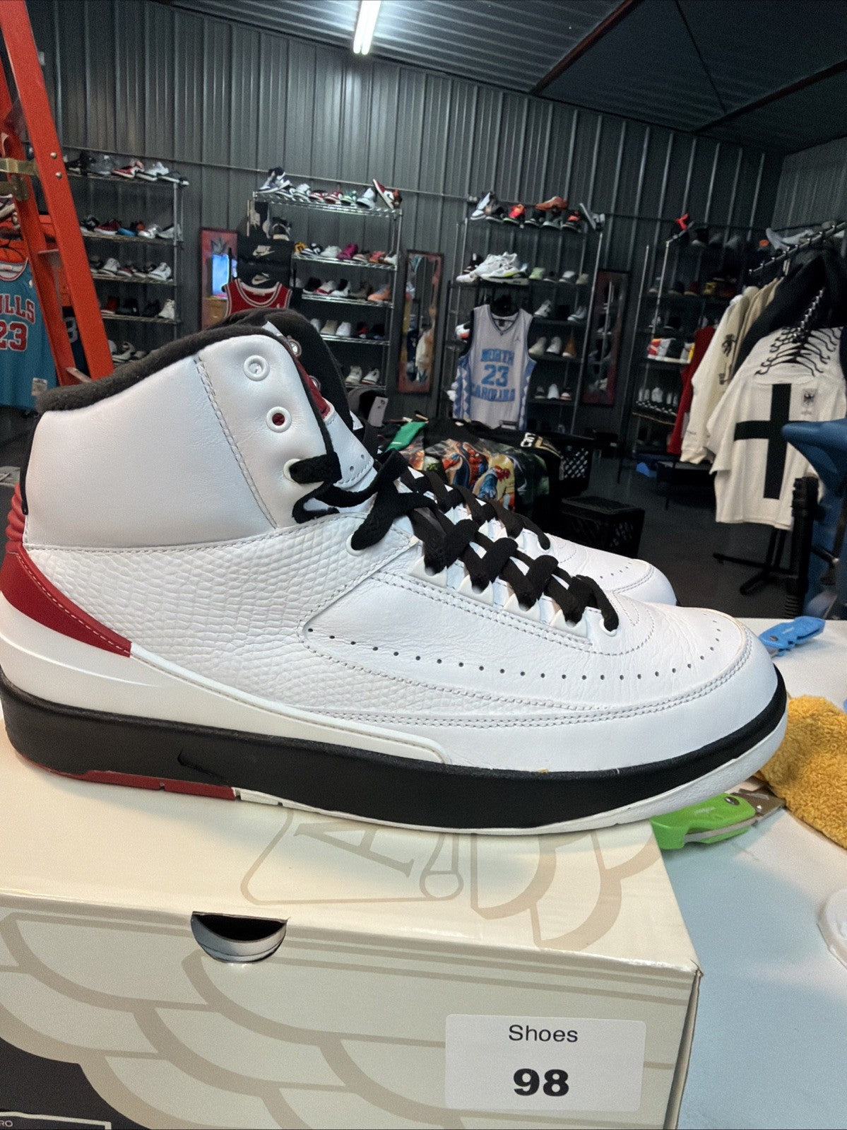 Air Jordan 2 Retro Mid "Chicago" Size 11 DX2454-106 DS New White Red Black