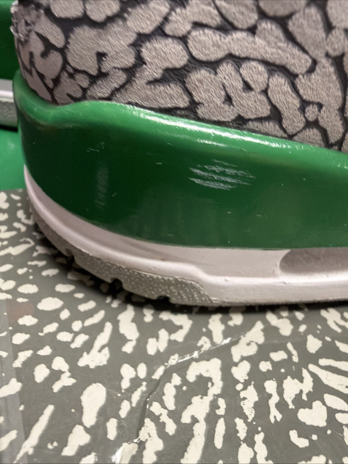 Size 8.5 - Jordan 3 Retro Mid Pine Green