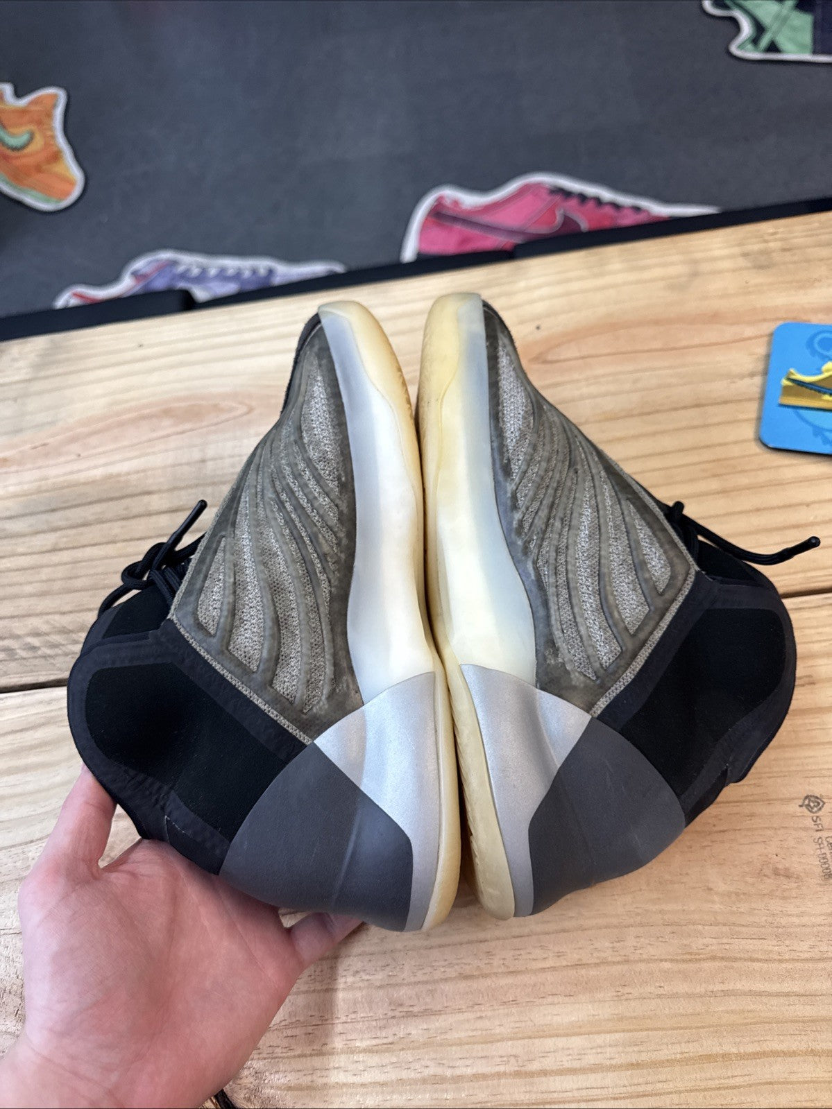 size 9.5 - Adidas Yeezy Quantum Barium | NOBOX