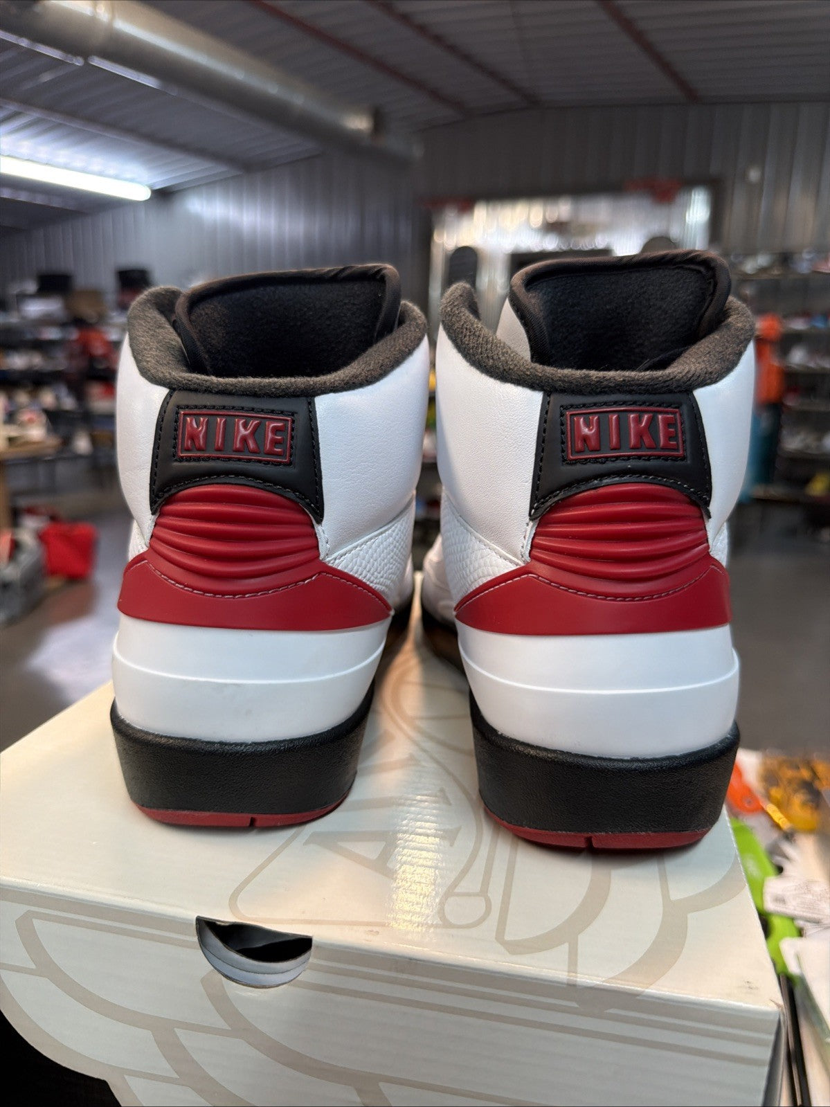 Nike Air Jordan 2 Retro OG Chicago White/Varsity Red/Black DX2454-106 sz 8.5